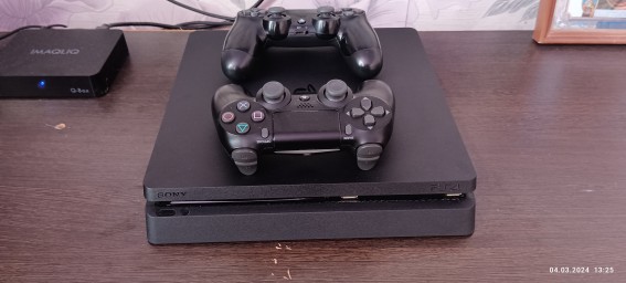 Sony PlayStation 4 PRO 0